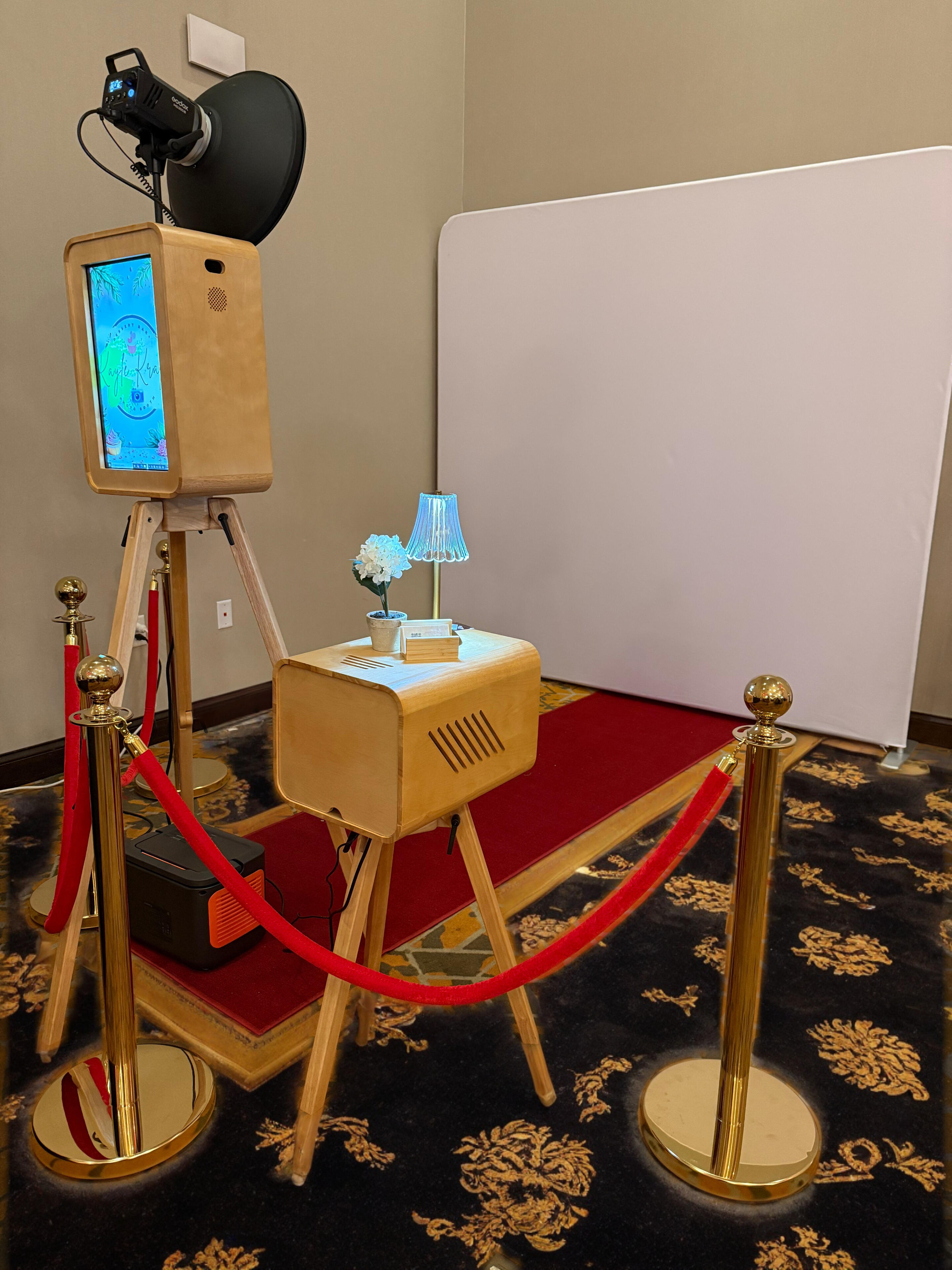 Monitor + DSLR + iPad